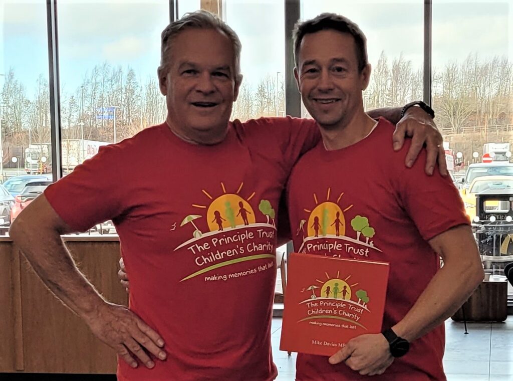L R Simon Thomas and Darren Hirst