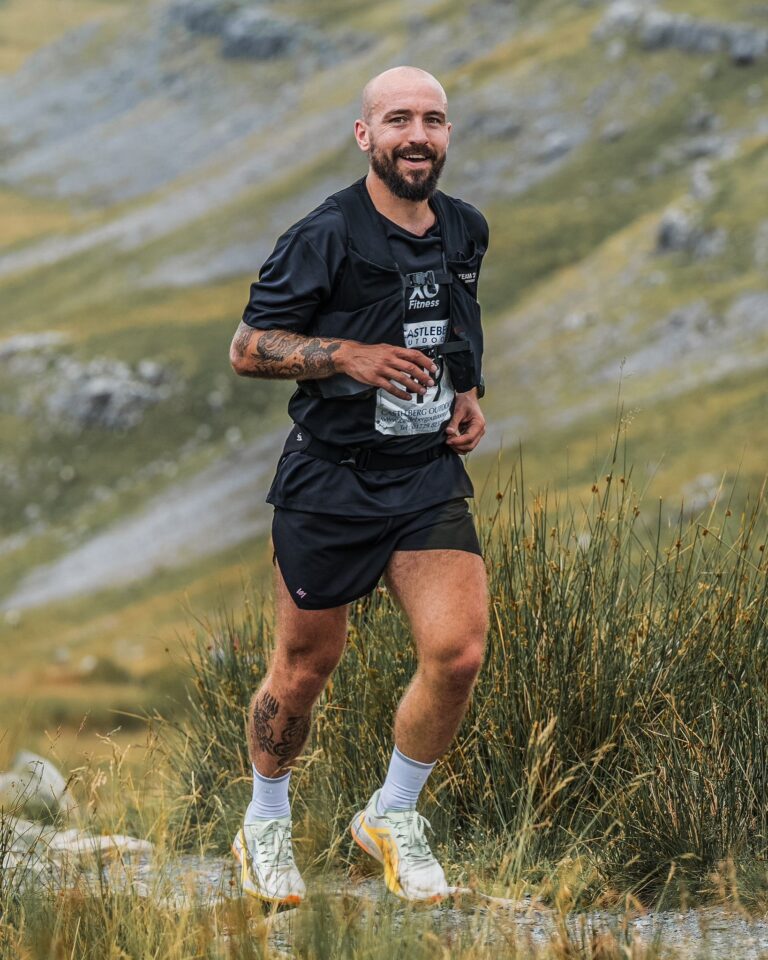 Chris Cummins running